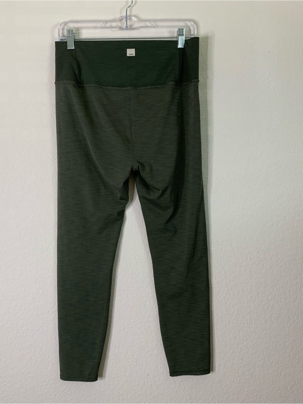 Vuori Womens green mix rib leggings L